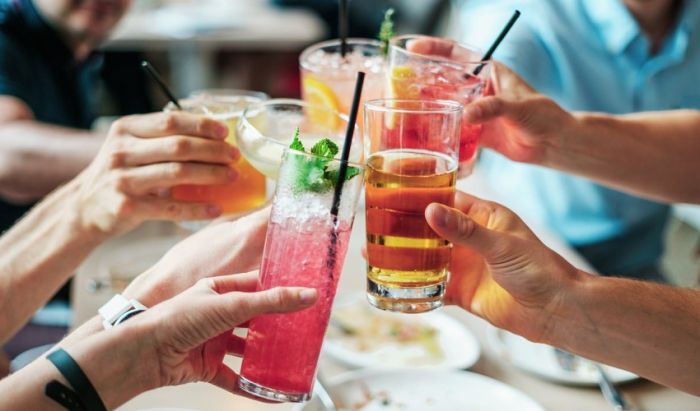 Dwingende alcoholwet bedreigt vrijdagmiddagborrel
